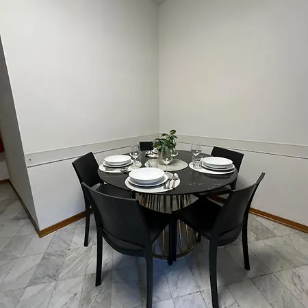 Apartment Elegant In A Historic Building, Just A Few Steps From The Duomo *