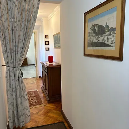 Apartment Elegant In A Historic Building, Just A Few Steps From The Duomo