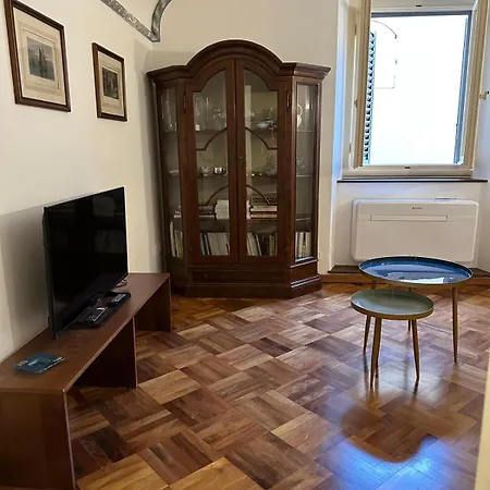 Apartment Elegant In A Historic Building, Just A Few Steps From The Duomo *