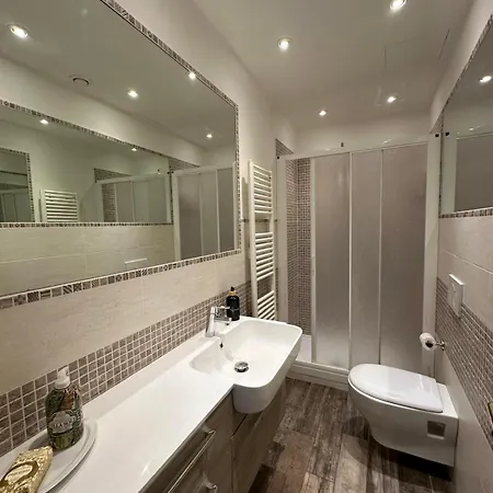 Apartment Elegant In A Historic Building, Just A Few Steps From The Duomo Florence