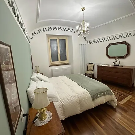 Elegant In A Historic Building, Just A Few Steps From The Duomo Florence