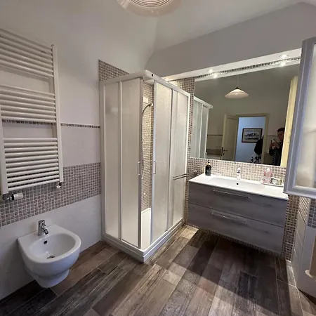 Elegant In A Historic Building, Just A Few Steps From The Duomo *