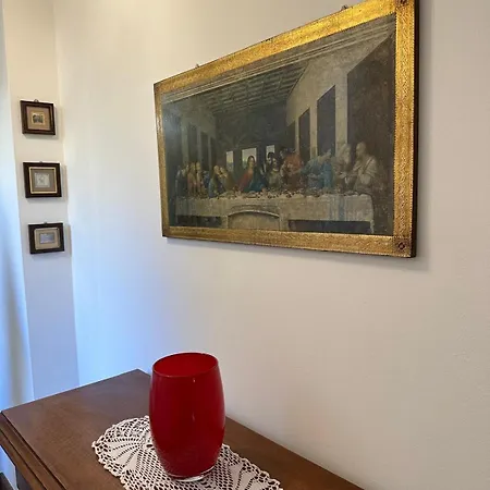 Elegant In A Historic Building, Just A Few Steps From The Duomo Apartment