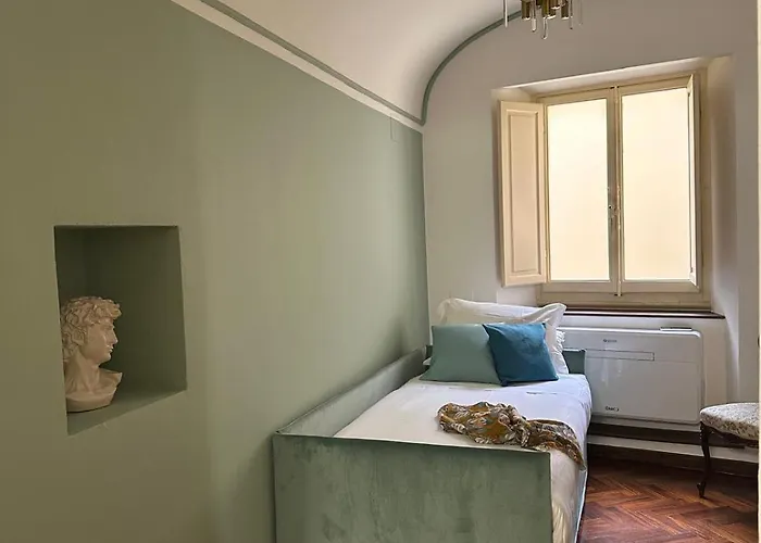 Elegant In A Historic Building, Just A Few Steps From The Duomo Lägenhet *