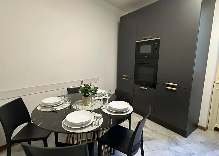 Elegant In A Historic Building, Just A Few Steps From The Duomo Lägenhet Florens