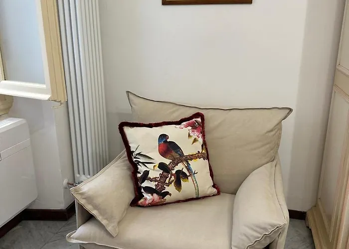 Elegant In A Historic Building, Just A Few Steps From The Duomo Lägenhet