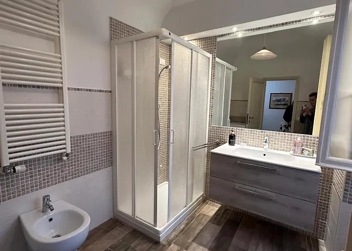Elegant In A Historic Building, Just A Few Steps From The Duomo *